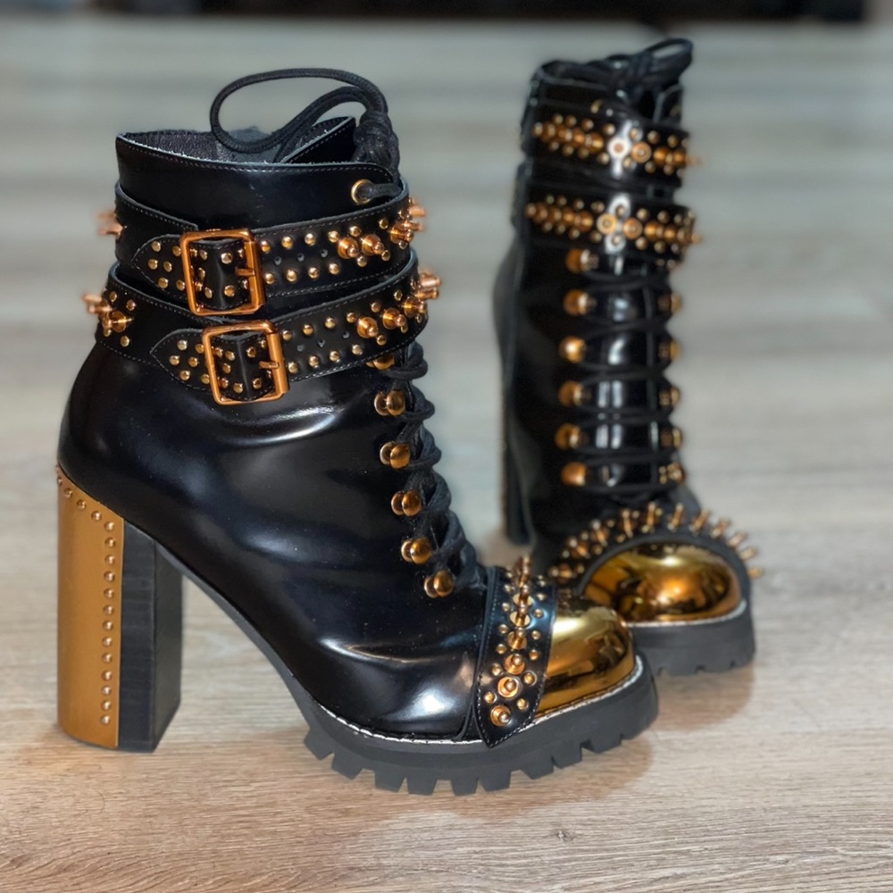COPY - Jeffrey Campbell Scorpius Size 8